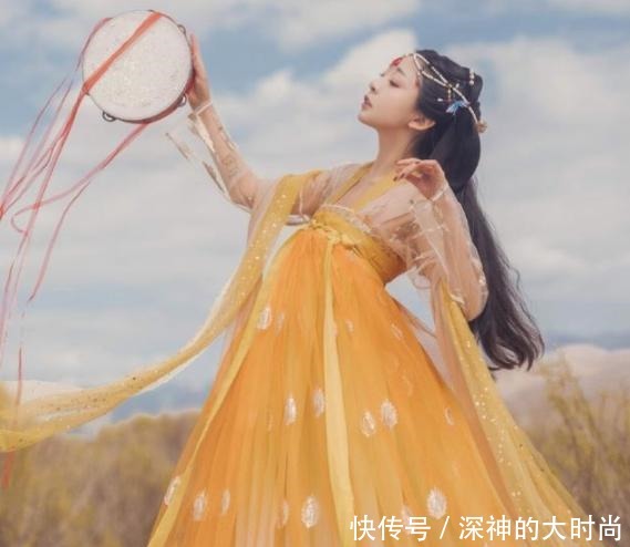 身旁|重生她睁眼醒来在破庙,衣衫褴褛,身旁还躺着瘸腿战神!