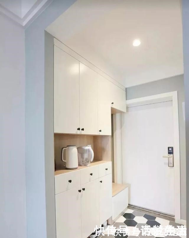 少数人|新家的玄关鞋柜这样定制,超实用又大气,朋友入门看后都表示羡慕!