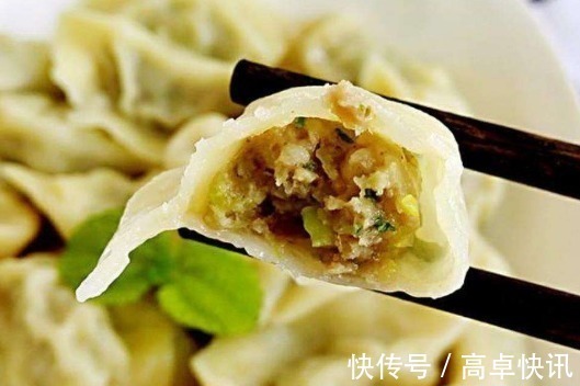 饺子|萝卜做馅时，先焯水或者用盐杀水都不对，教你一招，饺子口感特好