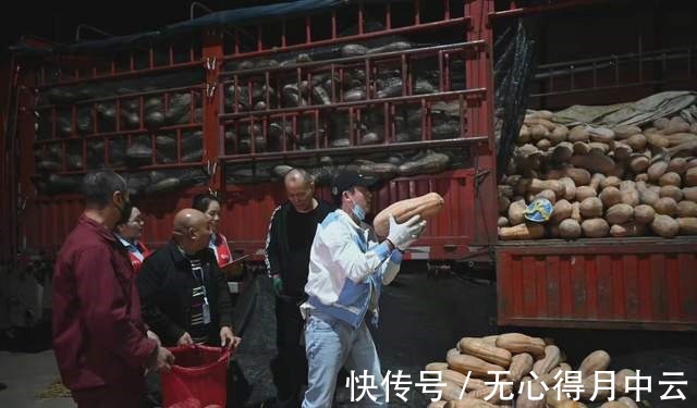 鞏立姣|《跑男團(tuán)》蘭州錄制,沙溢大方請(qǐng)市民吃牛肉面,網(wǎng)友玩游戲輸了