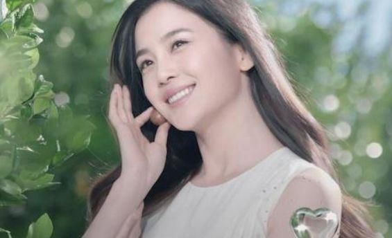 三線演員|農(nóng)民出身，剛出道就出演女主，被芒果臺力捧卻因為名字淪為三線演員