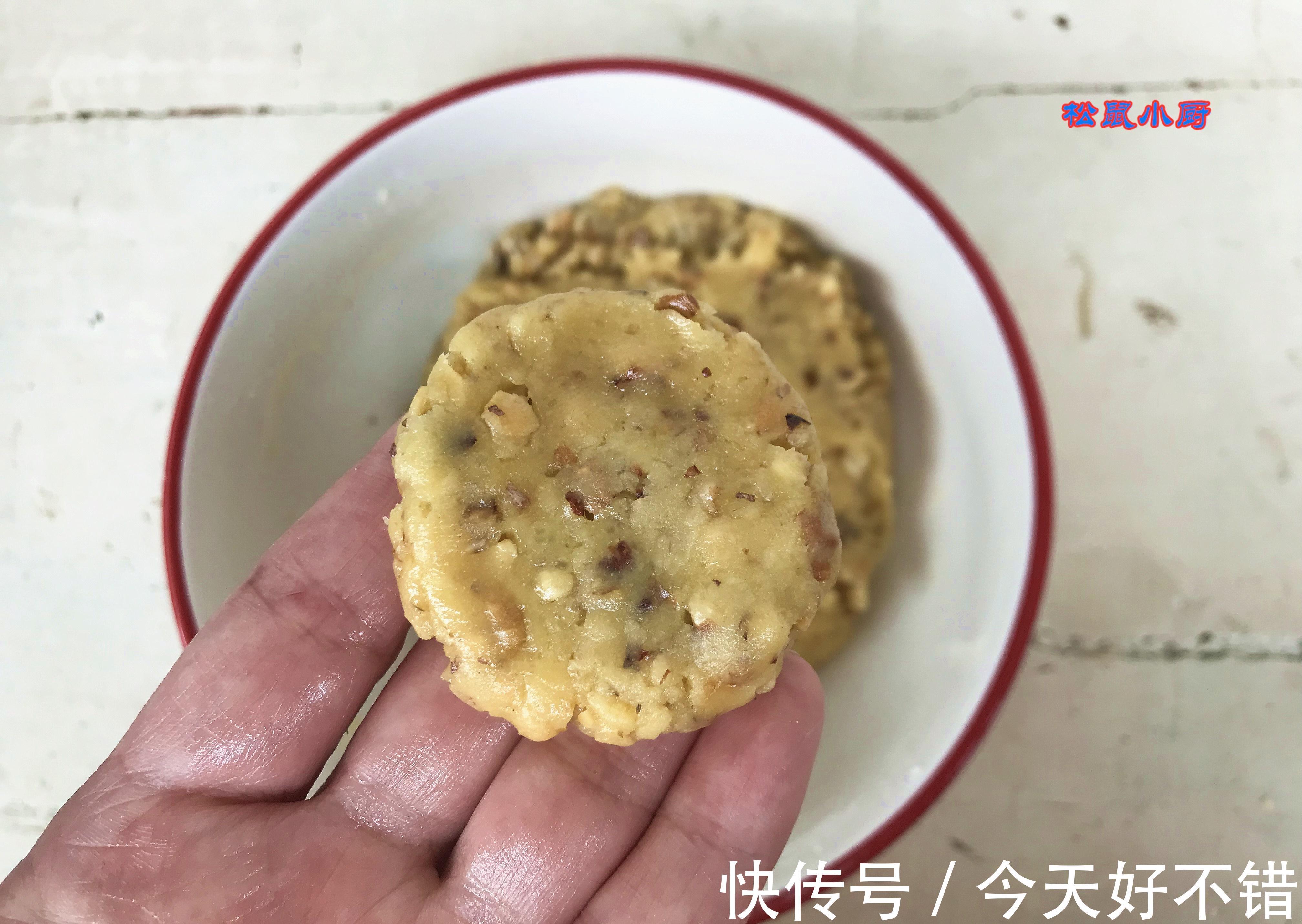 2碗面粉半碗玉米面做核桃酥，一碰就掉渣，一咬满口酥，真香！