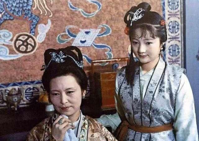 贾琏|贾琏为何对宝钗视而不见,却对黛玉如亲妹妹