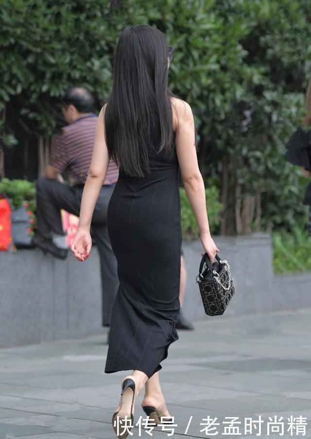 好看|街拍:气质女生都喜欢这样穿搭长裙, 好看又有气质, 值得借鉴