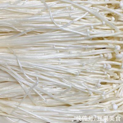 那一碗令人神往的蒜蓉锡纸烤花甲