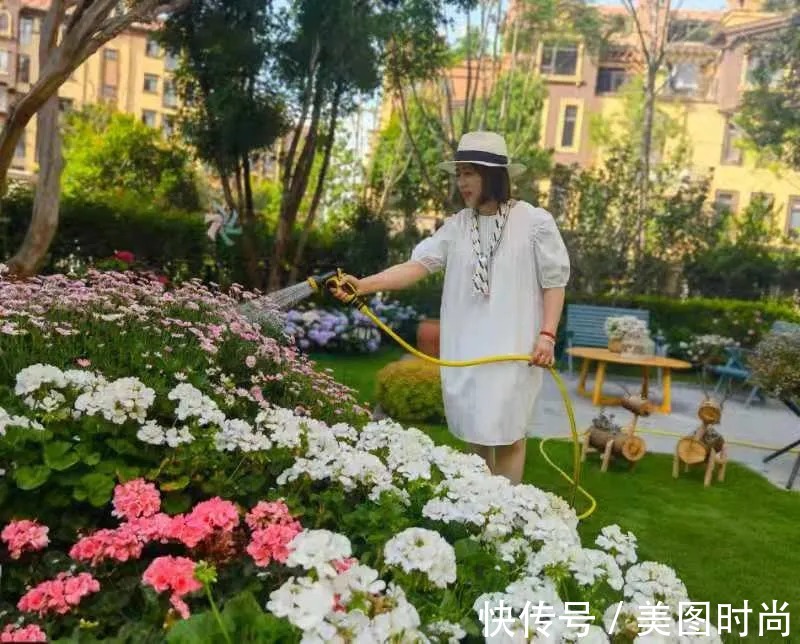 下午茶|一楼430㎡大院子,用1年半建成花园,网友:你这是建了个公园吧?