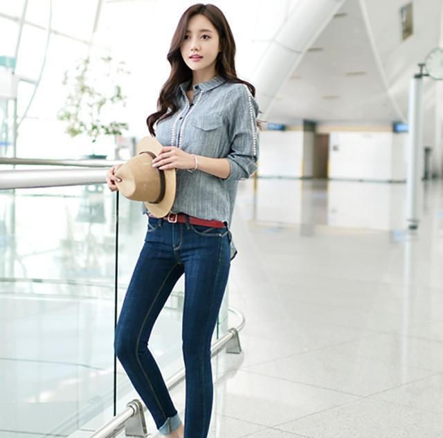 漂亮|长得漂亮,身姿妩媚的牛仔裤美女,大长腿让人羡慕!