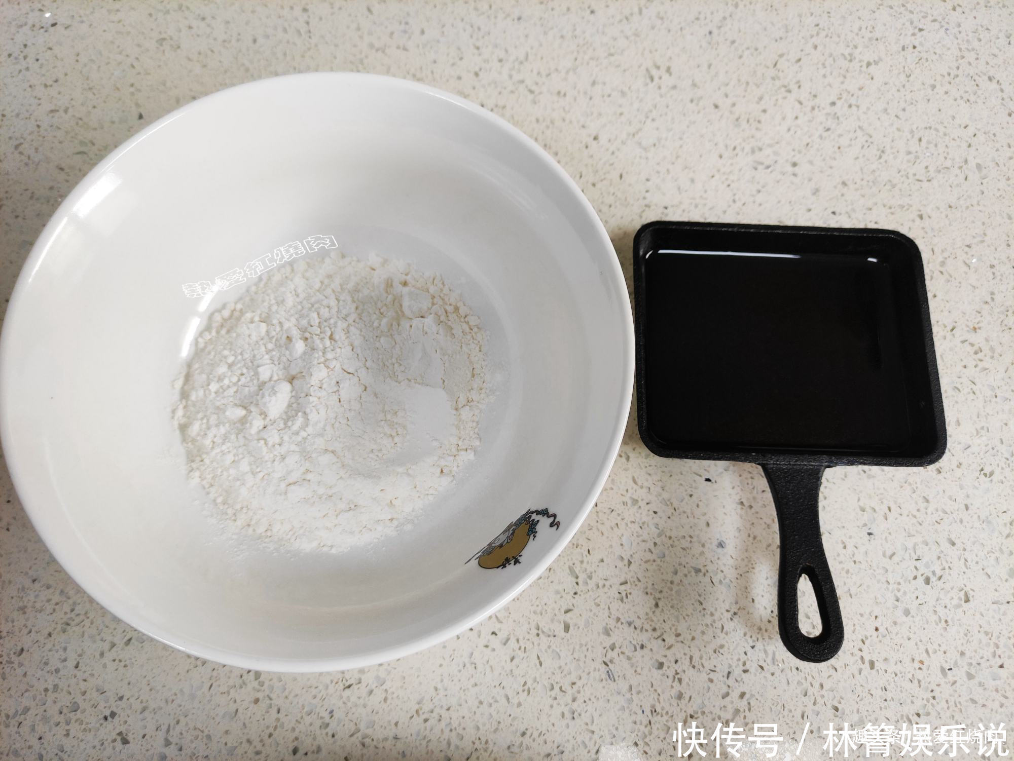 好吃|这个蛋糕比戚风还好吃,冷藏后食用更佳,趁现在鸡蛋便宜赶紧做呀