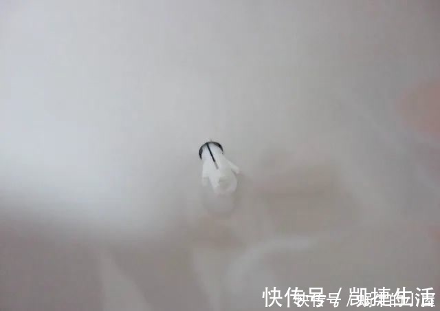 卫生间|原来卫生间瓷砖要这么钻才不会裂,怪不得我家瓷砖一钻就破裂!