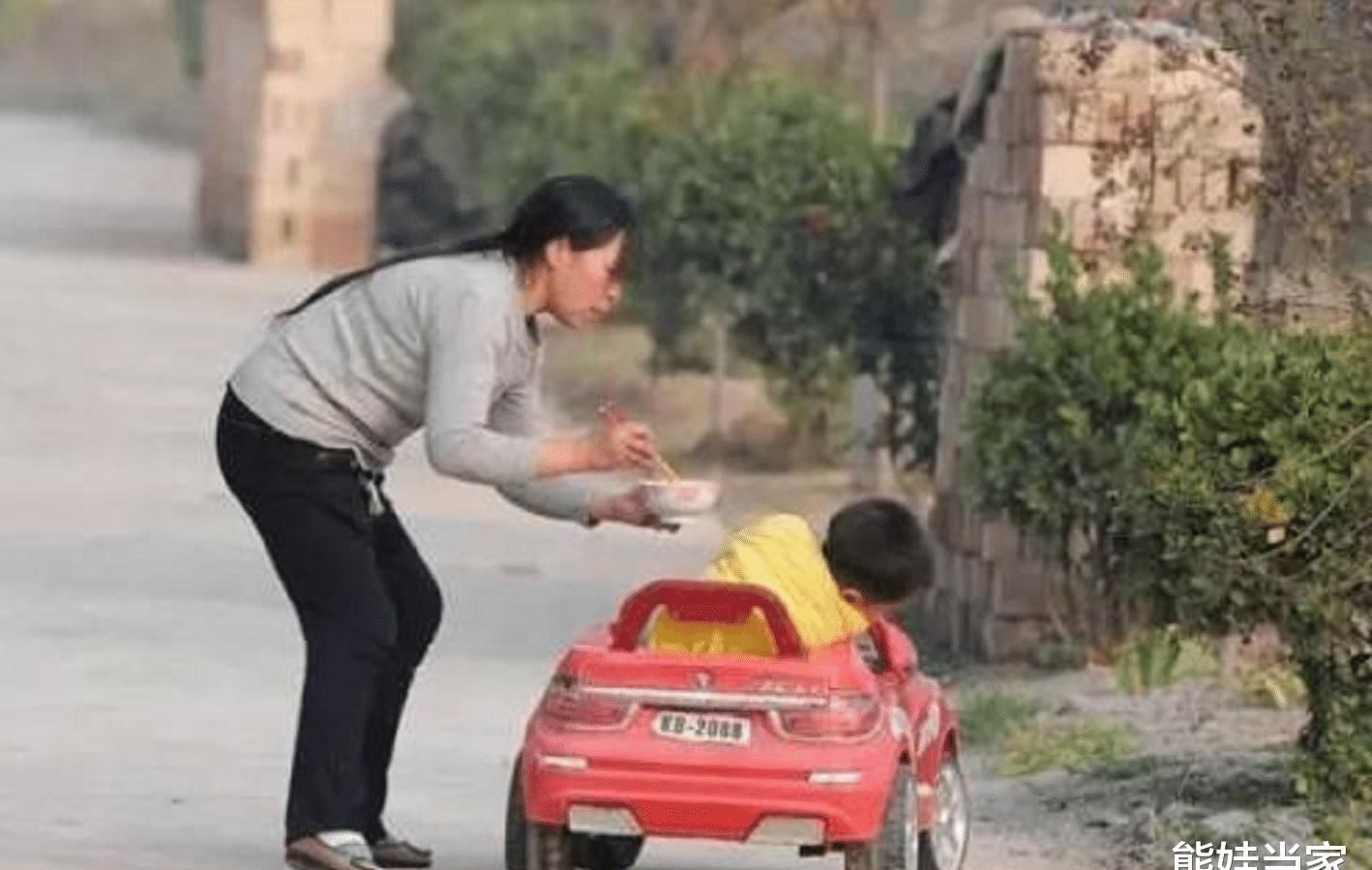 可可|挑食女儿上幼儿园后饭量大增,辞职老师发来照片,宝妈气到发抖
