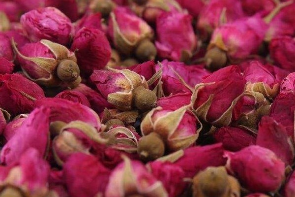 排毒养颜|女性常喝“4种花茶”,可补充雌性激素,美白祛斑,永葆青春