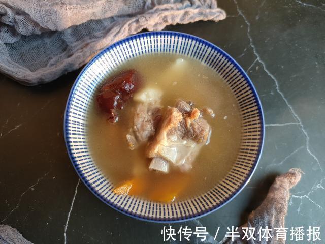 腥味|煮排骨汤时,记住“2不放2窍门”,肉质软烂脱骨,汤鲜无腥味