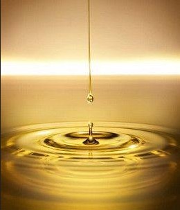 女人的肌肤时刻都在被危害着:日用化妆品的残留物如何解决?