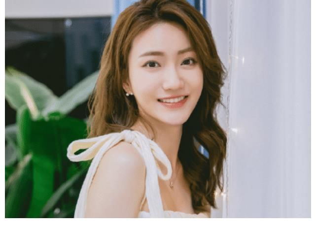 马董|《心动4》洪成成去剪发,意外暴露真实牙形,难怪被马子佳拒绝