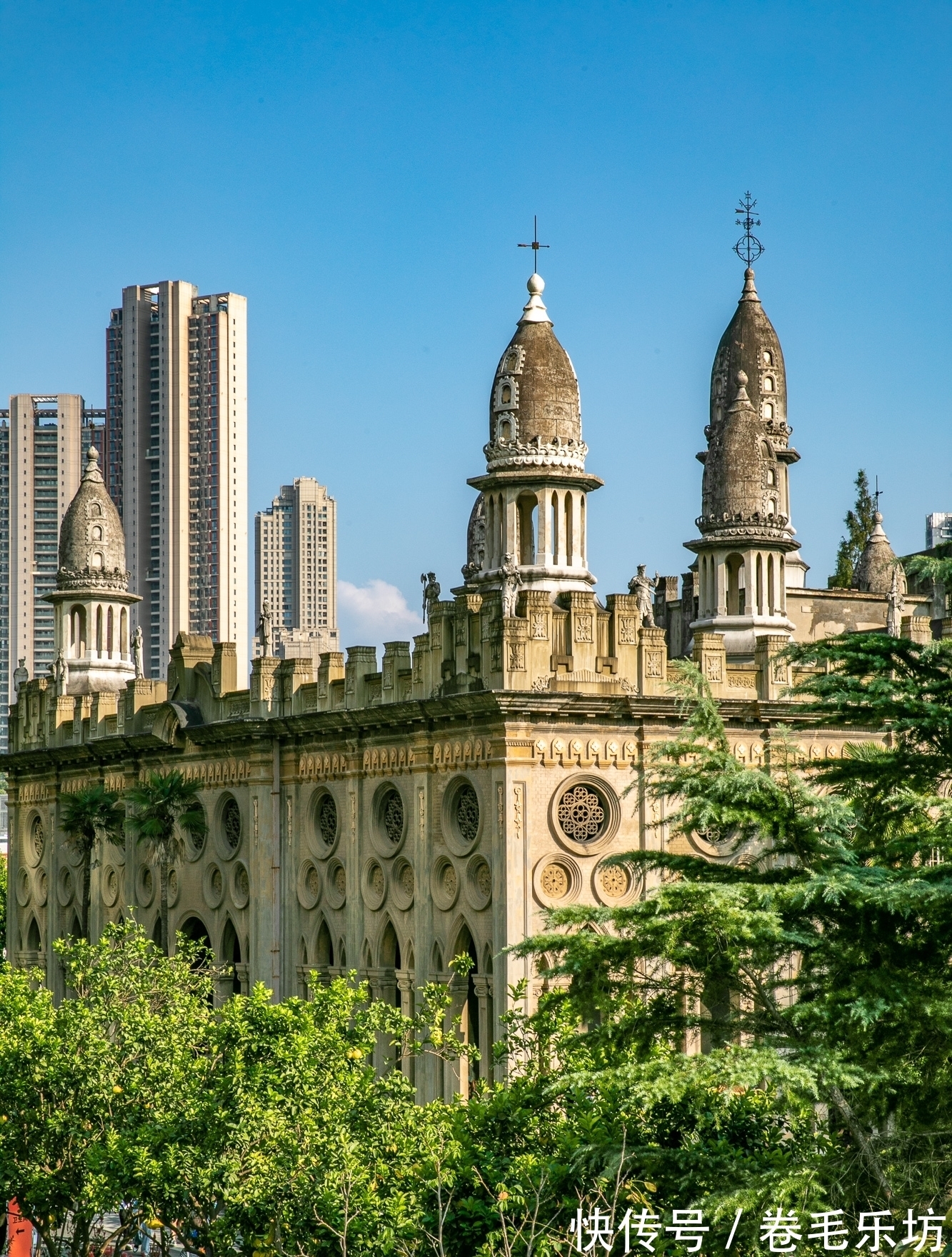 古德寺|武汉古德寺：中国佛寺建筑中的一朵奇葩，可以假装出国的旅拍景点