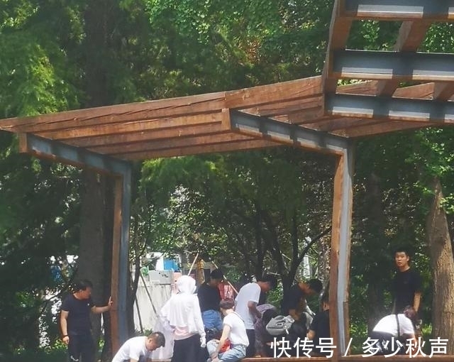 阿迪达斯 “中年人炒股,年轻人炒鞋”,天价球鞋背后,谁在消费直男的购买力?
