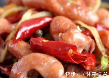 “大型美食展示现场”已营业,香辣入味,外酥里嫩,吃一口满嘴香