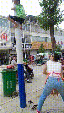 |搞笑GIF段子:学游泳,狗爬式,一个多礼拜终于有所小成