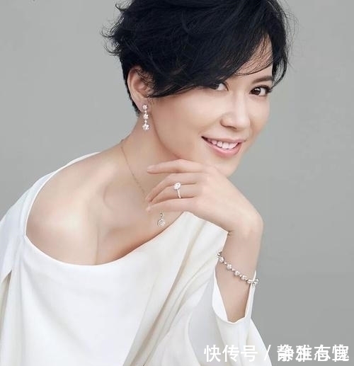 发质|50岁以上的女人尽量不要留长发,选择短发更好,主要是因为这3点