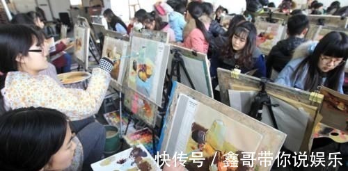 美术生!当美术学渣开始画明星,画面变得一言难尽,老师:这是怎么做到的