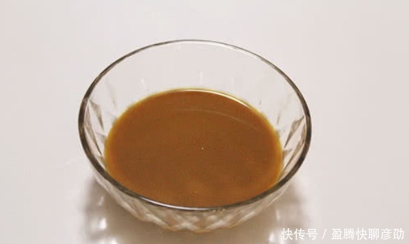 大厨教你做红烧茄子，记住这2点，不发黑不吸油，焦香软嫩不油腻