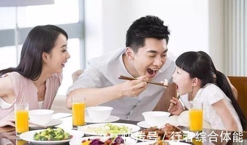 唇线|女孩脸上有这5种“美人线”,小时候长得丑也不怕,长大就好了!