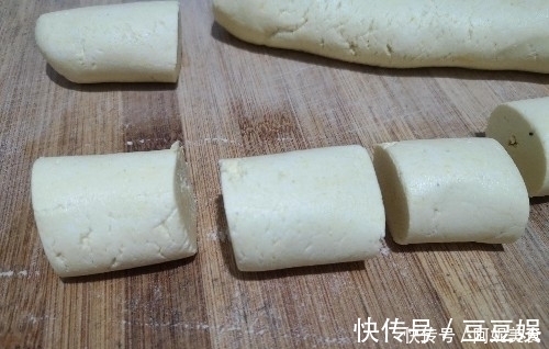 糯米滋|此零食老少皆宜，自己在家做，蒸一蒸10分钟搞定，再也不用买