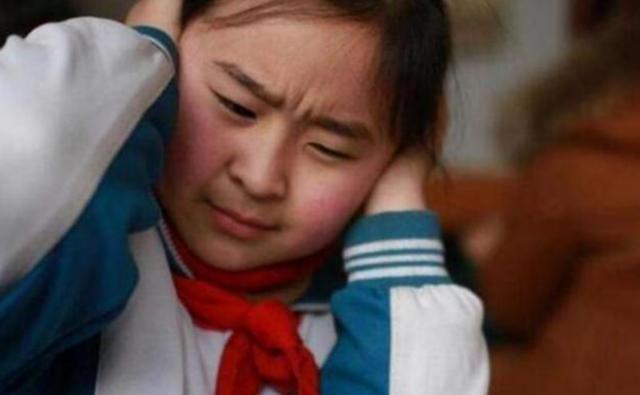 姓氏|女儿姓“房”,老师从未点过她名字,老师回应:这名字上课哪敢叫