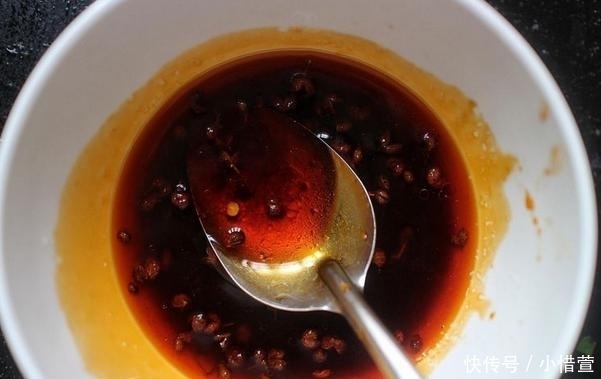 夜市爆款小美食烤豆腐，自己做5块钱成本，份量让你吃到撑