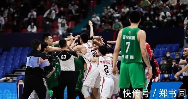 外援|官宣!辽粤大战判罚是否公平?大韩爆发,外援猖狂易建联也无奈!