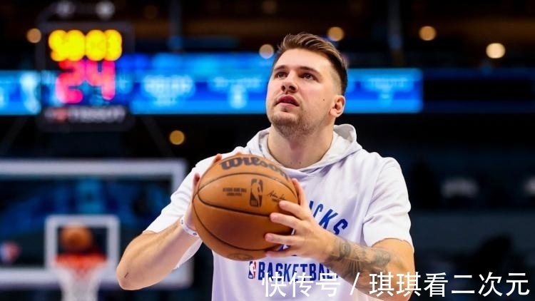 东契奇|基德:东契奇今天进行了完整的训练 他看起来状态不错