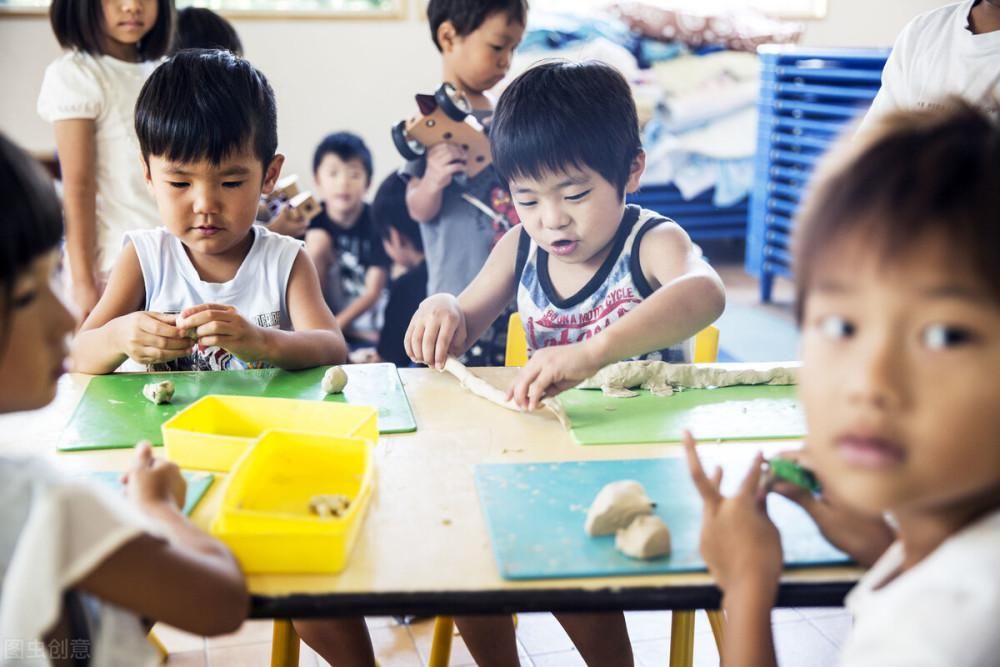 超前教育|人民日报：禁止幼儿园教育“小学化”！孩子3-6岁应该学什么？