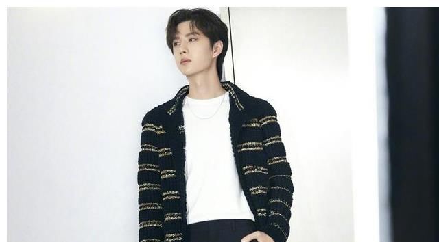主持人|杜华称王一博不是一夜爆红，离家十年，出道7年，他现在不过23岁