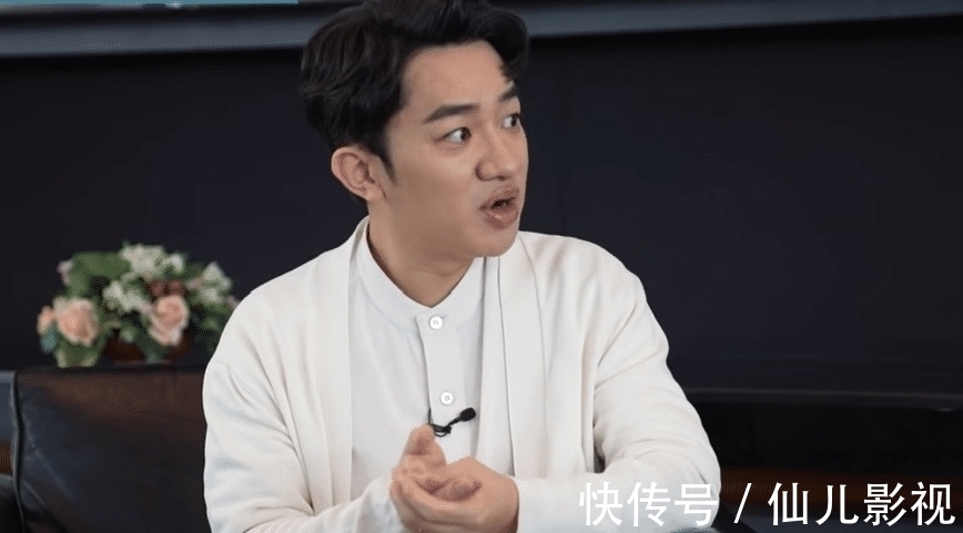 王祖藍(lán)做客霍啟剛節(jié)目，曝內(nèi)地廣告費(fèi)可達(dá)30億，直播帶貨全球獨(dú)有
