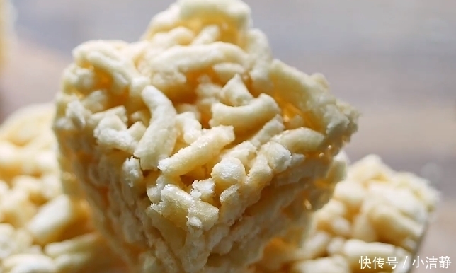 沙琪玛|1碗面粉2个鸡蛋,2分钟教你做沙琪玛,香甜松软,比买的还好吃