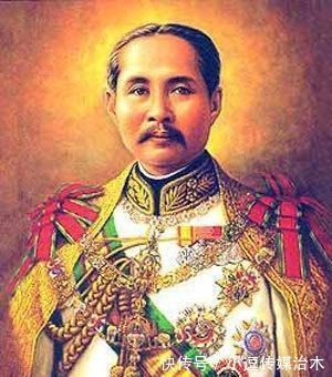 銮披汶·颂堪|拉玛五世就废除了的匍匐式跪拜礼,为何在拉玛九世时期得以恢复?