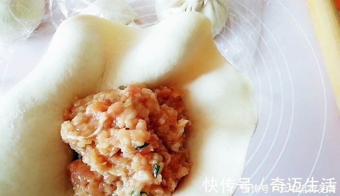 包子|调肉馅有窍门，多加“一水一油”，鲜嫩香味足，包饺子包子都好吃！