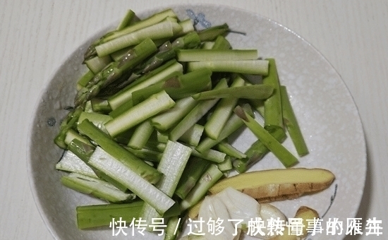 水淀粉|这道菜我家孩子最爱吃,加快大脑发育,提高免疫力,比喝牛奶强