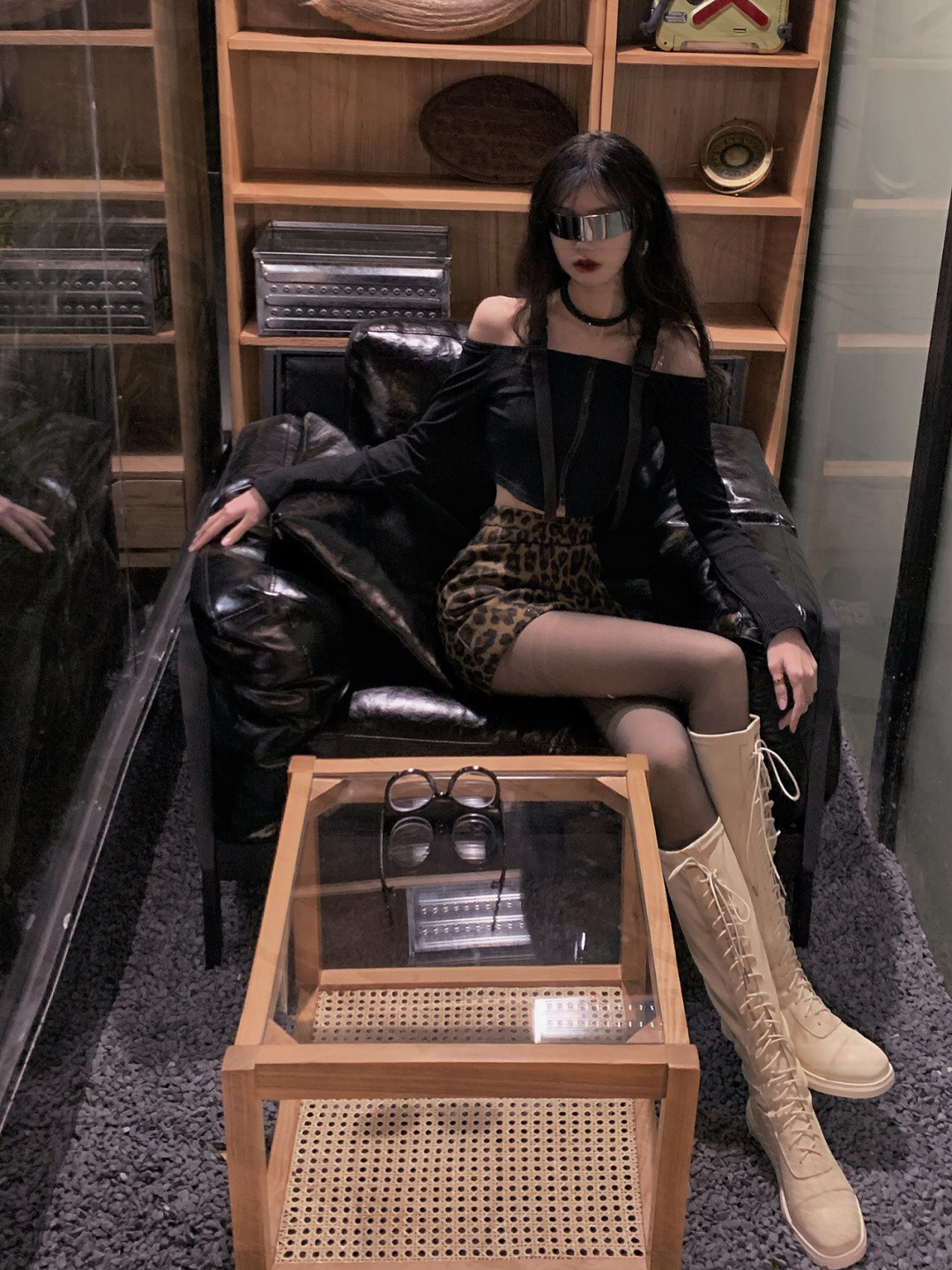 吊带|豹纹包裙, 黑色质感吊带, 这小姐姐性感爆了