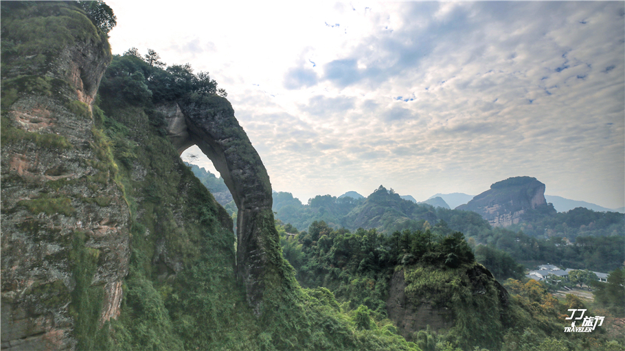 仙灵|道教圣地龙虎山地质公园最为典型的景观象鼻山，仙灵都会人间福地