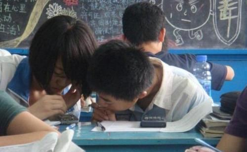 嫌弃|初中生公认“最嫌弃”的3种同桌,碰上最后一个,立马找老师调座