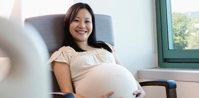 睡姿|孕妇睡觉时会压到胎儿吗?孕期睡眠姿势有讲究,孕妈早了解别做错