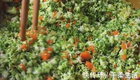 天热了要多吃这菜,简单蒸一蒸,鲜嫩又美味,一上桌就抢光光