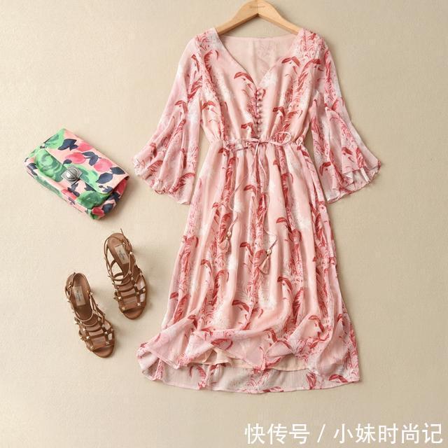 蕾丝|越是好穿舒适的真丝裙,就越是能在炎炎夏日里穿出一股清流的凉爽