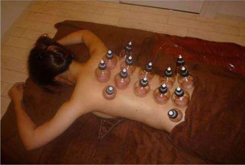  再也|泡脚的时候加点它，三天逼出体内湿气，再也不用去拔罐了！