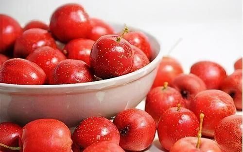 人到中年想长寿,3种碱性食物离不开,排毒养颜、调节血压!