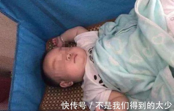 小家伙|宝宝睡觉频繁蹬被子，不一定是卧室温度高，深层原因宝妈别忽视