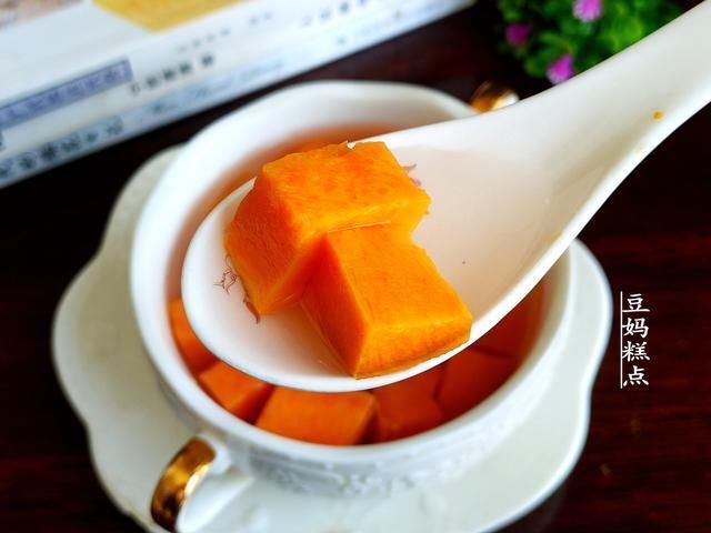 煮2分钟即成，这夏日甜汤，口感清甜，常喝通肠去燥不长细纹