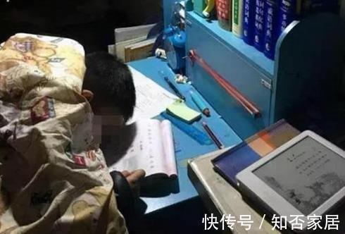 惩罚|孩子被罚抄“22页”,熬夜到凌晨,父亲看到后撕碎了作业本