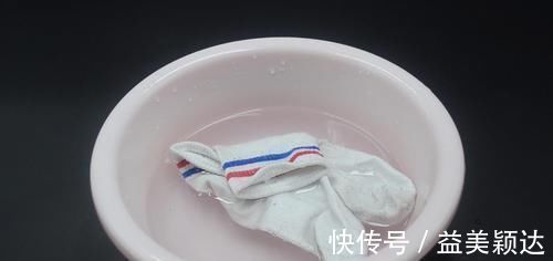 实用|夏天穿过的袜子又脏又臭？教你一招，不仅干净还没臭味，太实用了